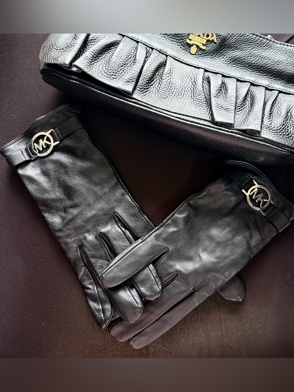 Michael Kors Black Leather Logo-Accent Gloves